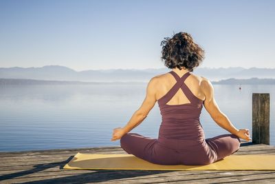 Yoga für Menschen mit MS & Angehörige