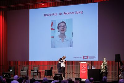 Remerciements et adieu officiel de la Professeure Dre Rebecca Spirig
